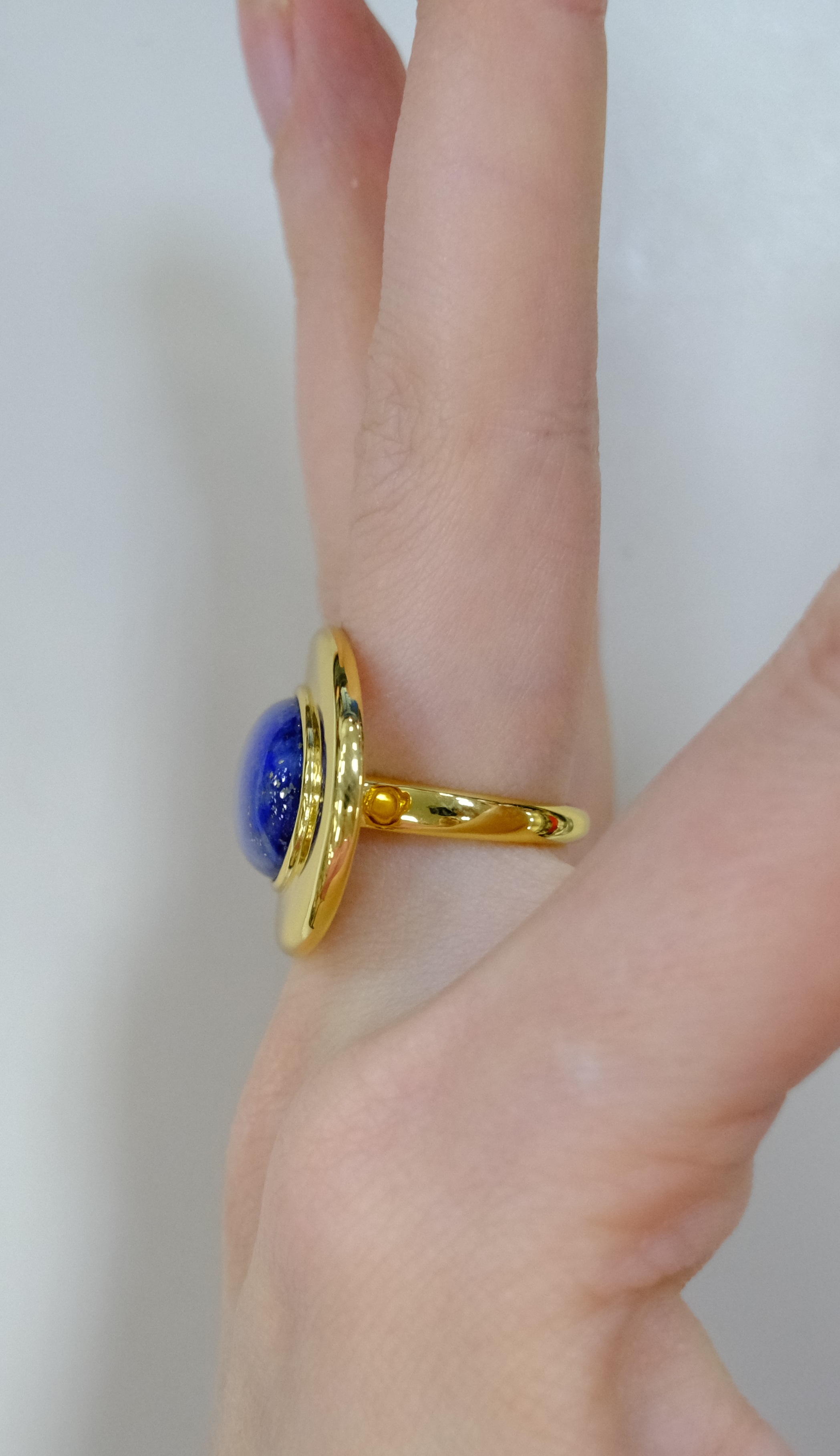 Серебряное кольцо с лазуритом
